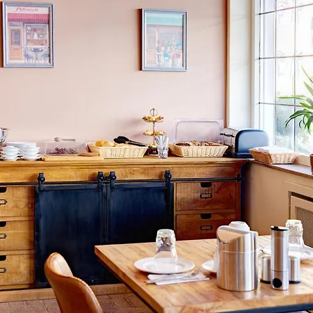 Stadt Mit Klimaanlage Hotel